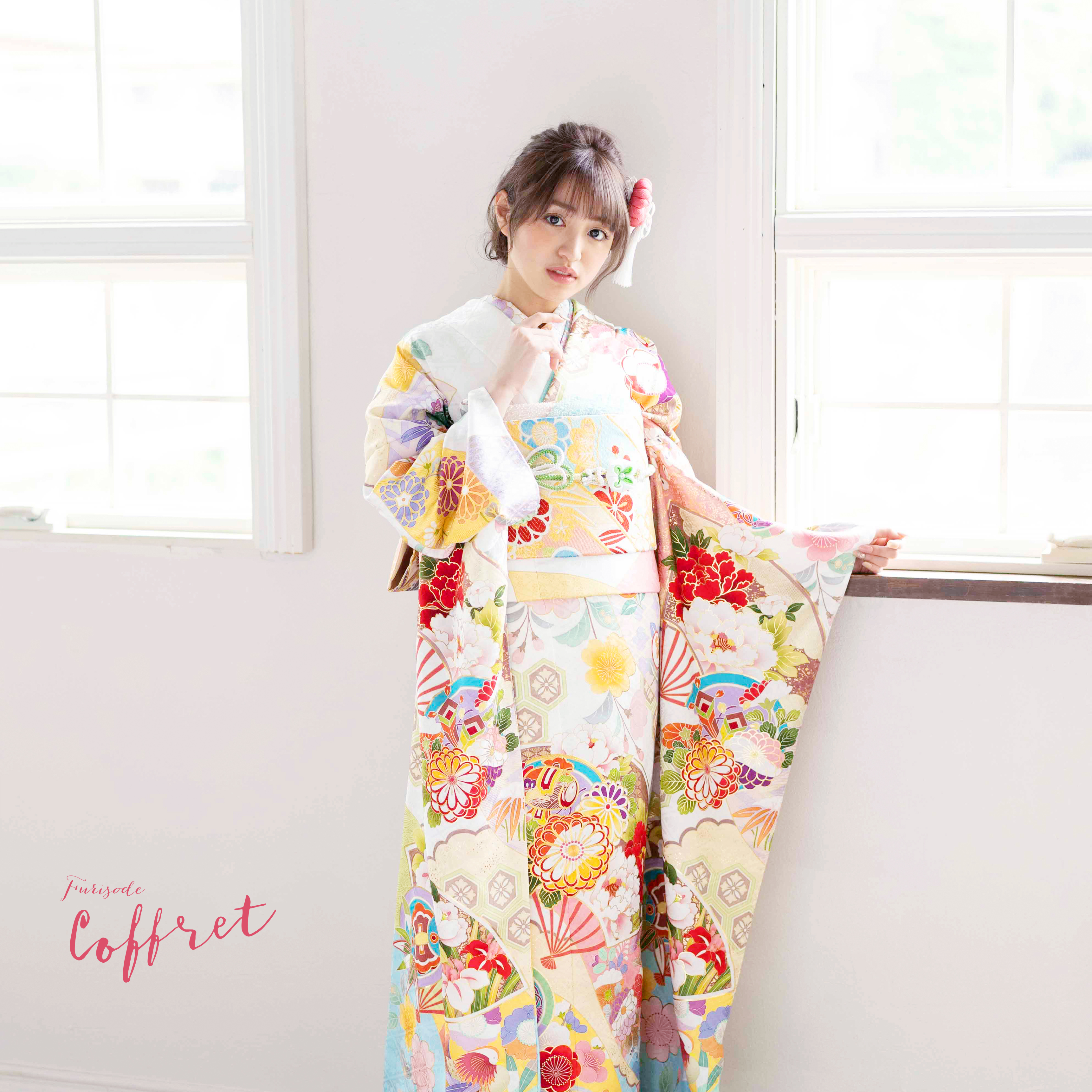 白い振袖のモデル画像