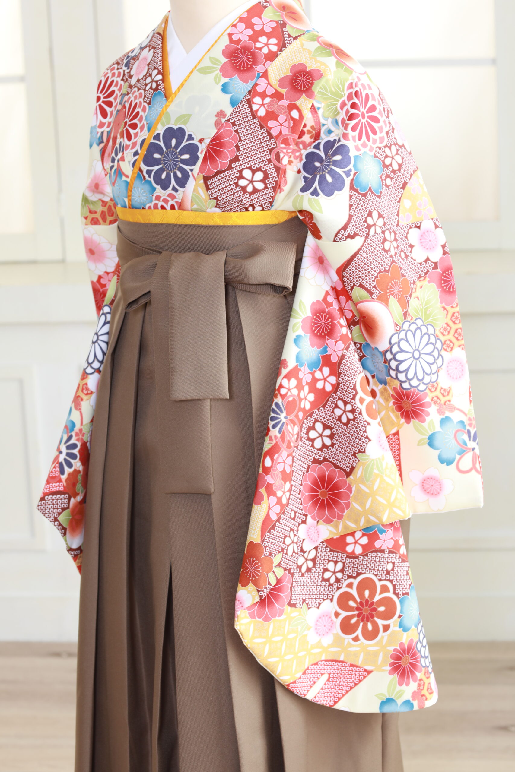 新色ブラウン袴の画像