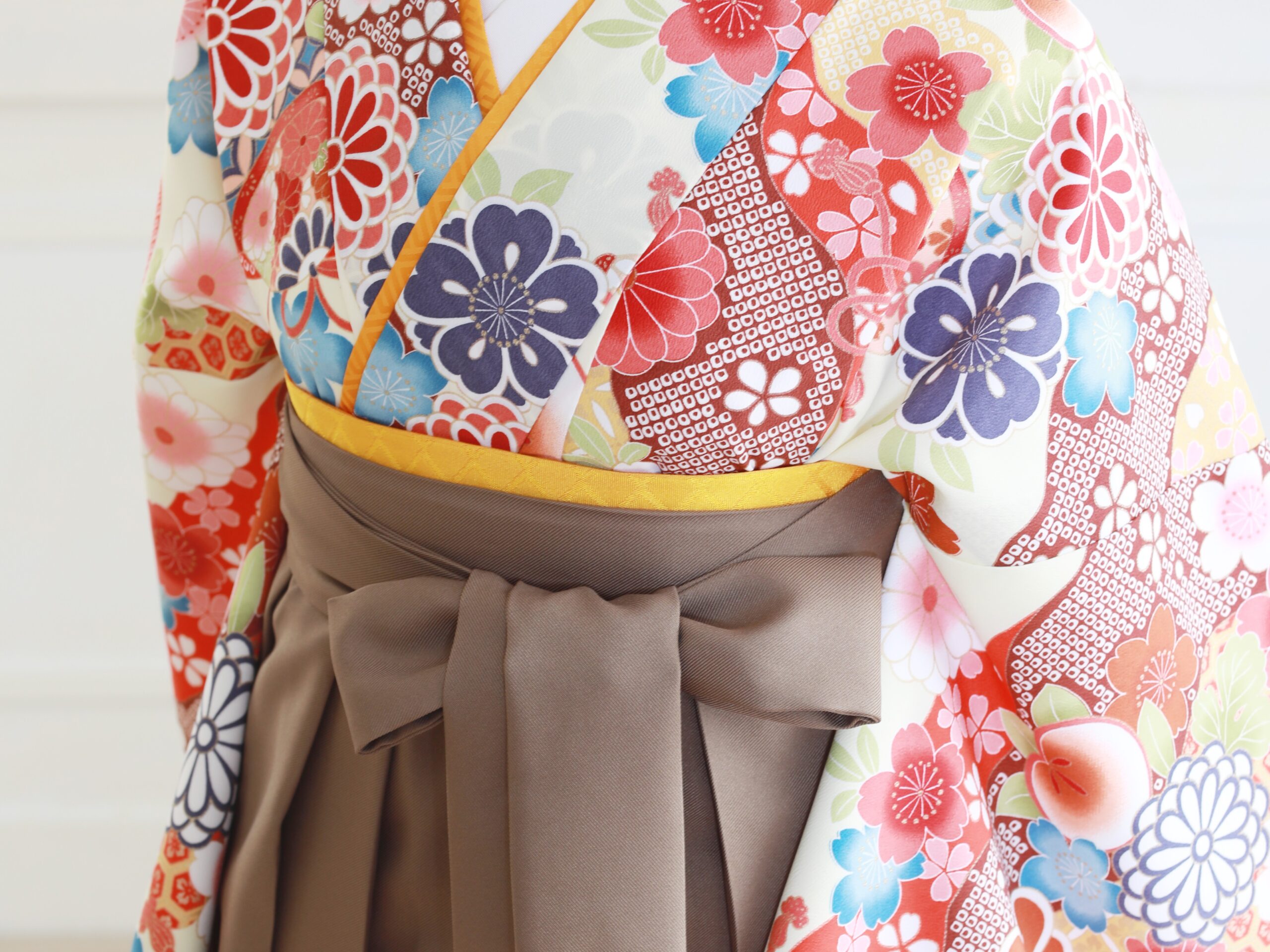 新色ブラウン袴をアップで写した画像