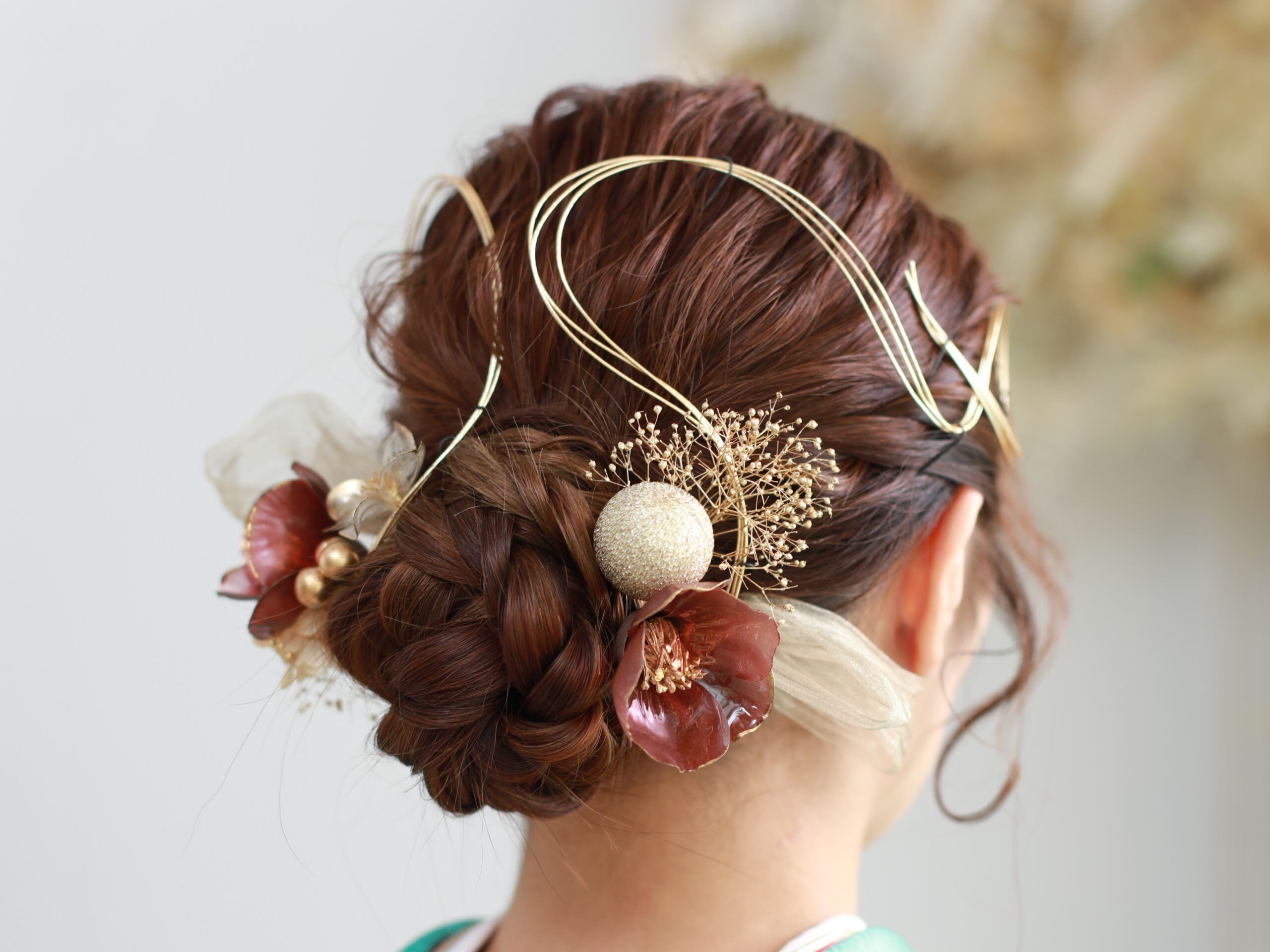 2025年成人前撮り人気ヘア2位シニヨンの画像