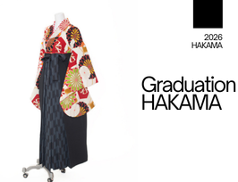 白赤黒オレンジのレトロ柄の着物に黒の卒業袴